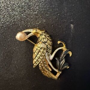 Spanish vintage exotic pheasant bird brooch. Gold/black/silver tones.
